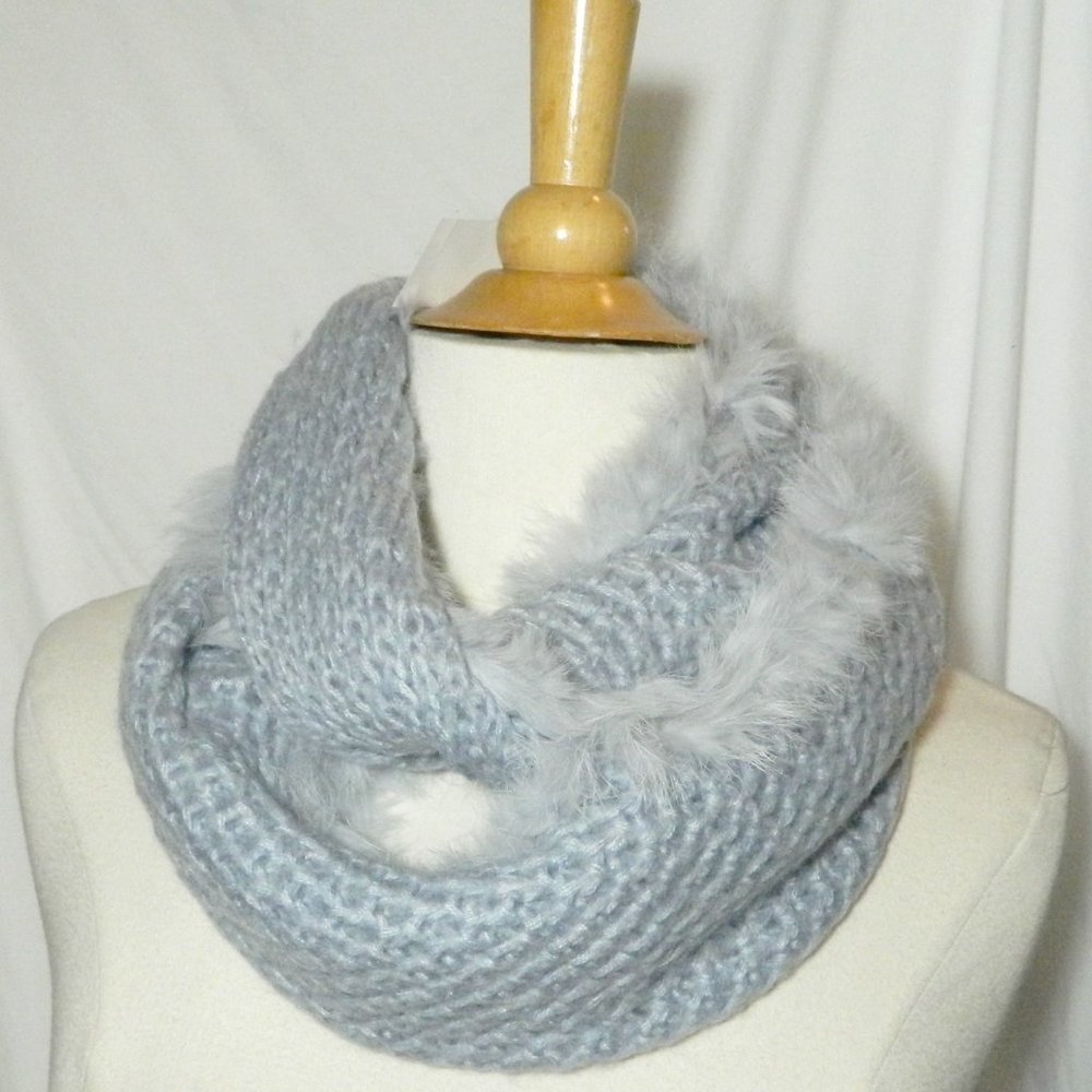 Tom & Eva $79 Lt Blue Infinity Scarf Rabbit Trim